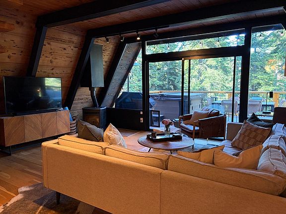 4th image of 2655 Quail Ln
