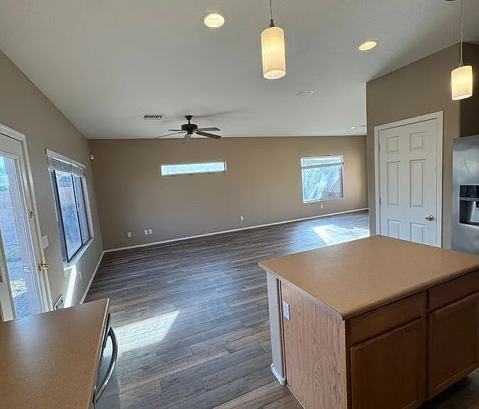 9450 W Quail Ave — Photo 8