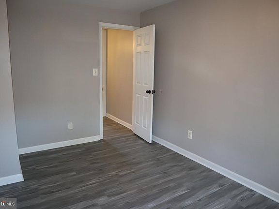 4th image of 3511 E Fairmount Ave