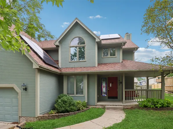 467 Edgewood Ln, Pleasant Hill, IA 50327