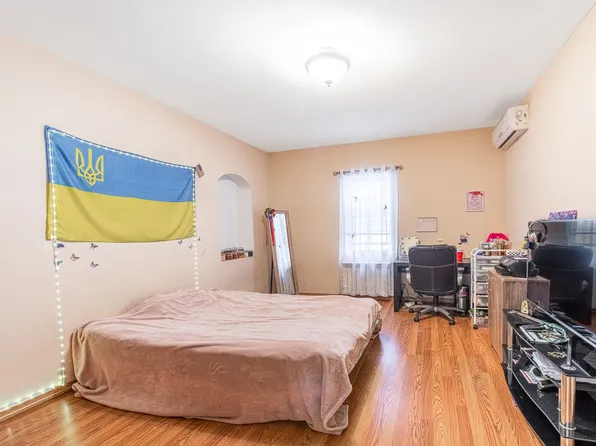 3817 Oceanic Avenue image 21 of 37