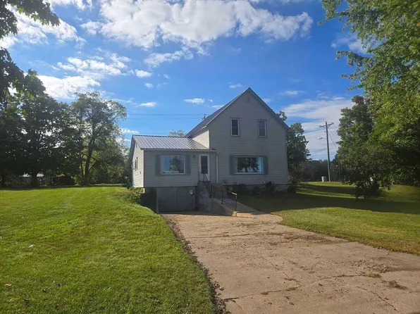 218 N Oakland Ave, Oconto Falls, WI 54154
