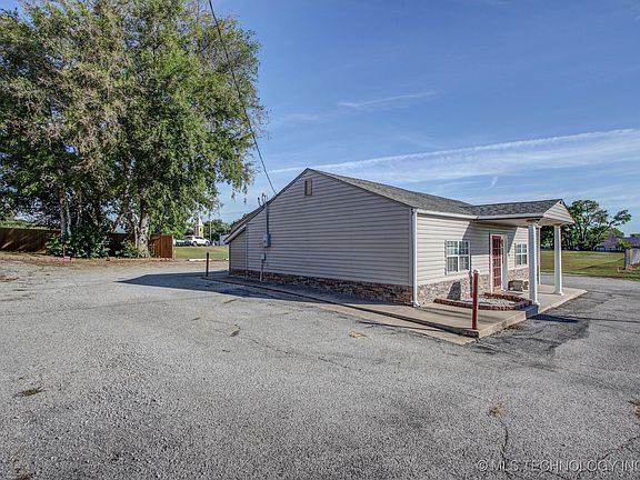 5th image of 1830 N Highway 66