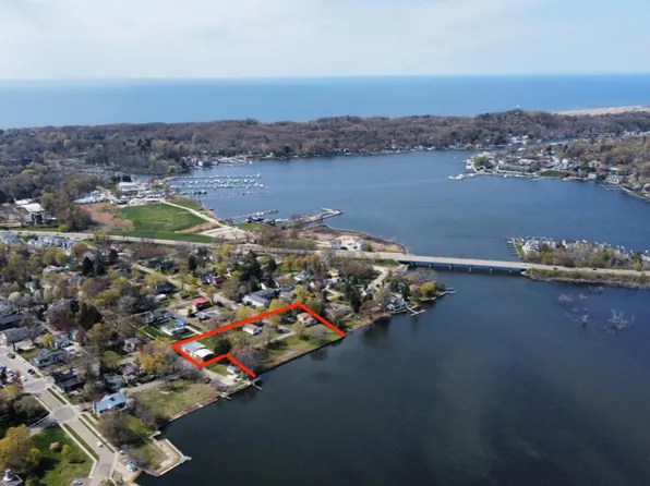 Water St, Douglas, MI 49406