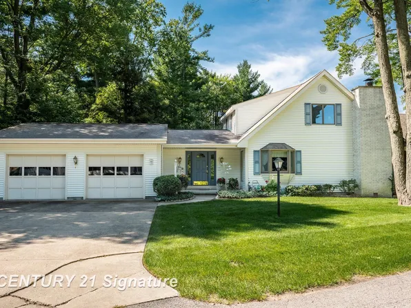 33 W Ferro St, Sanford, MI 48657