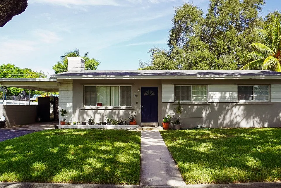 19611 NE Miami Ct