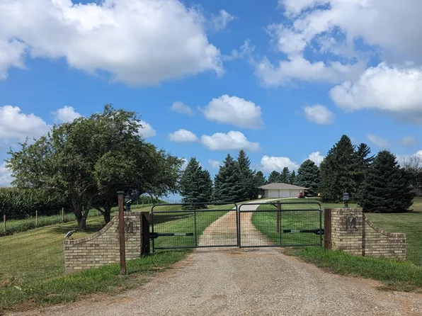 28321 S Ridge Rd, Hinton, IA 51024