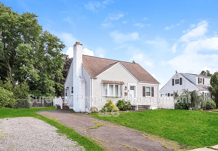 3 Dewar Dr — Photo 2