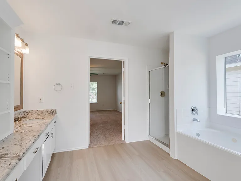 16215 Hollow Rock Dr — Photo 11