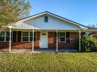 228 Deerwood Dr, Hinesville, GA 31313