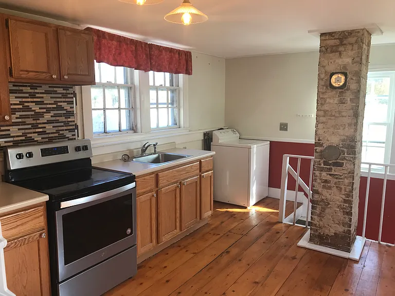 48 Thomaston St #B — Photo 1