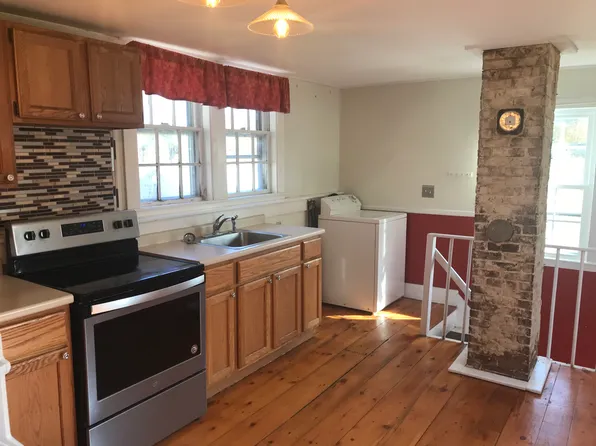 48 Thomaston St #B, Rockland, ME 04841