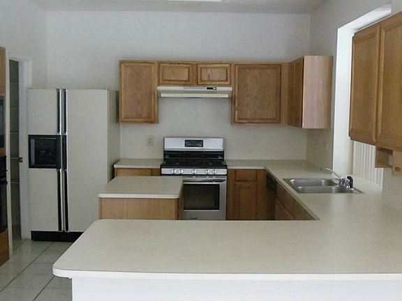 5th image of 4111 Hambledon Village Dr