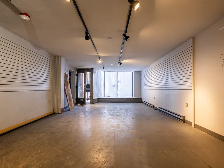 222 S Howard St — Photo 5