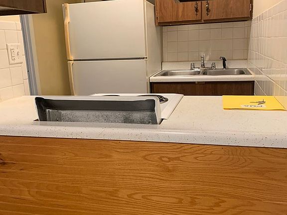 4th image of 1210 E Sanpat Ln #4