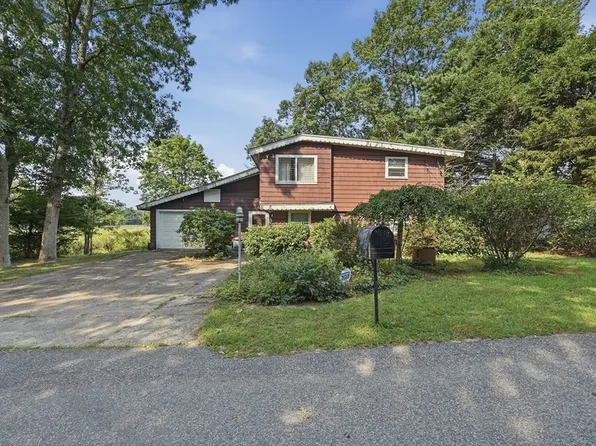 3 Point St, Assonet, MA 02702