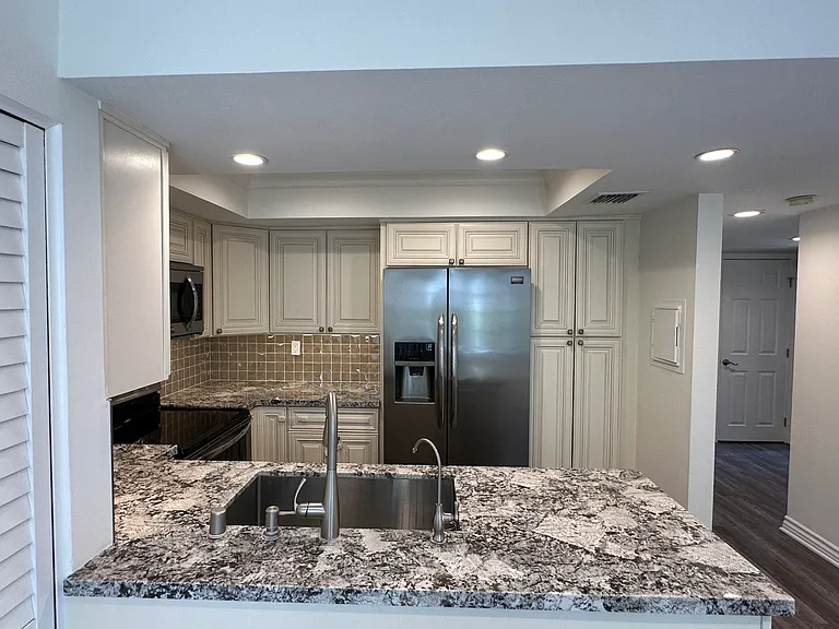 248 W Loraine St #201 — Photo 25