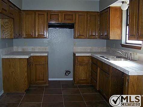 4th image of 201 Willana Ct