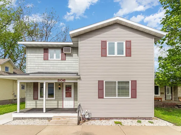 306 4th St SE, Montgomery, MN 56069