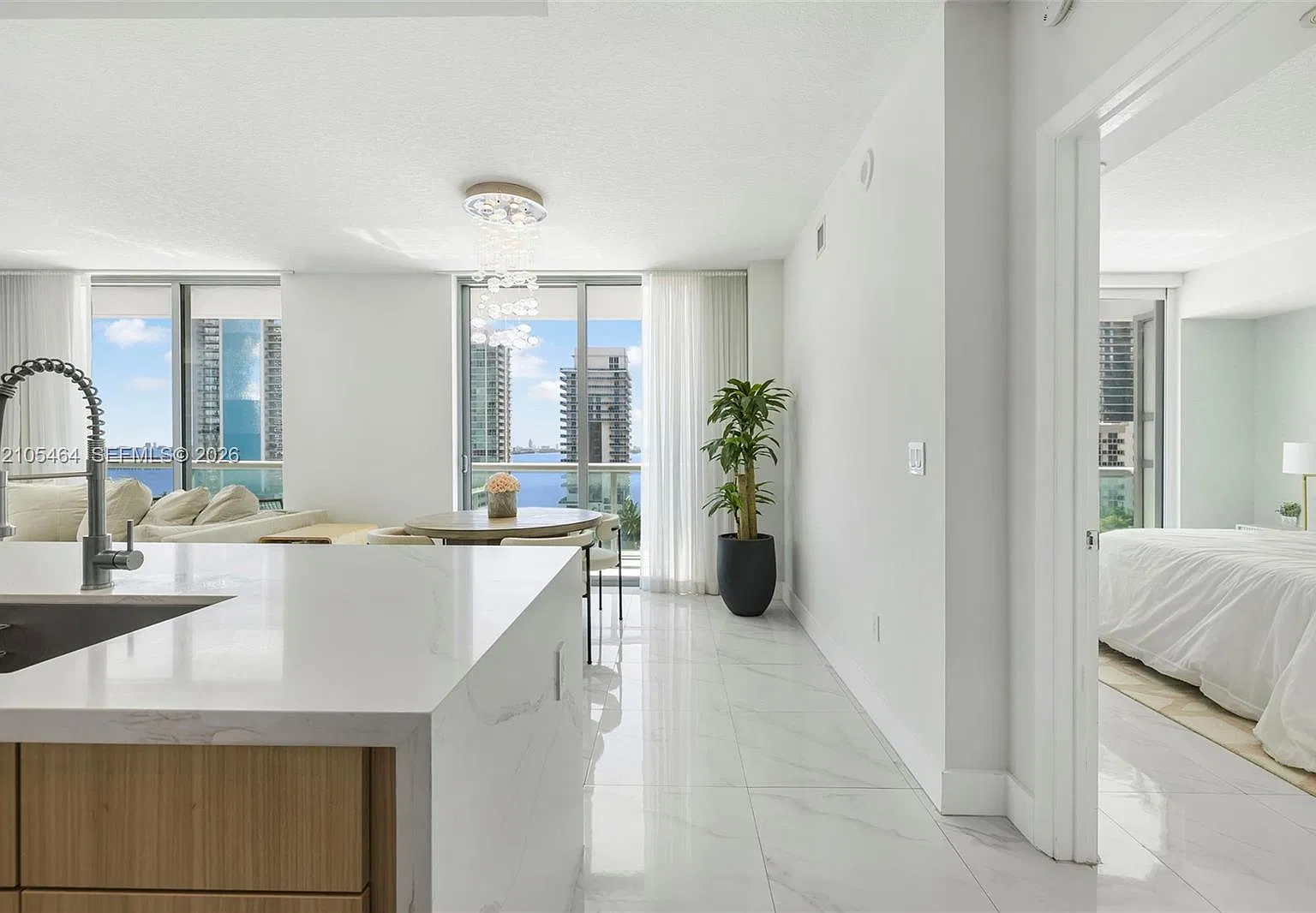 Gallery Art Condo — Photo 4