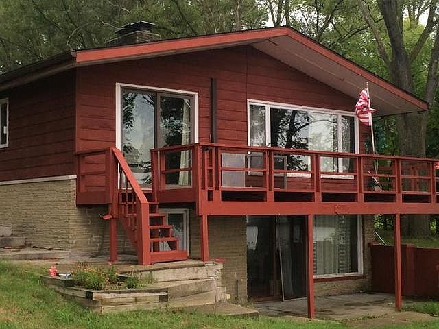 1st image of 2557 N Lakeview Dr