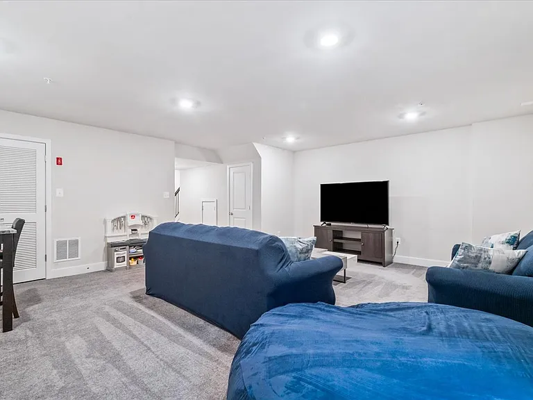 1309 Crampton Pl — Photo 31