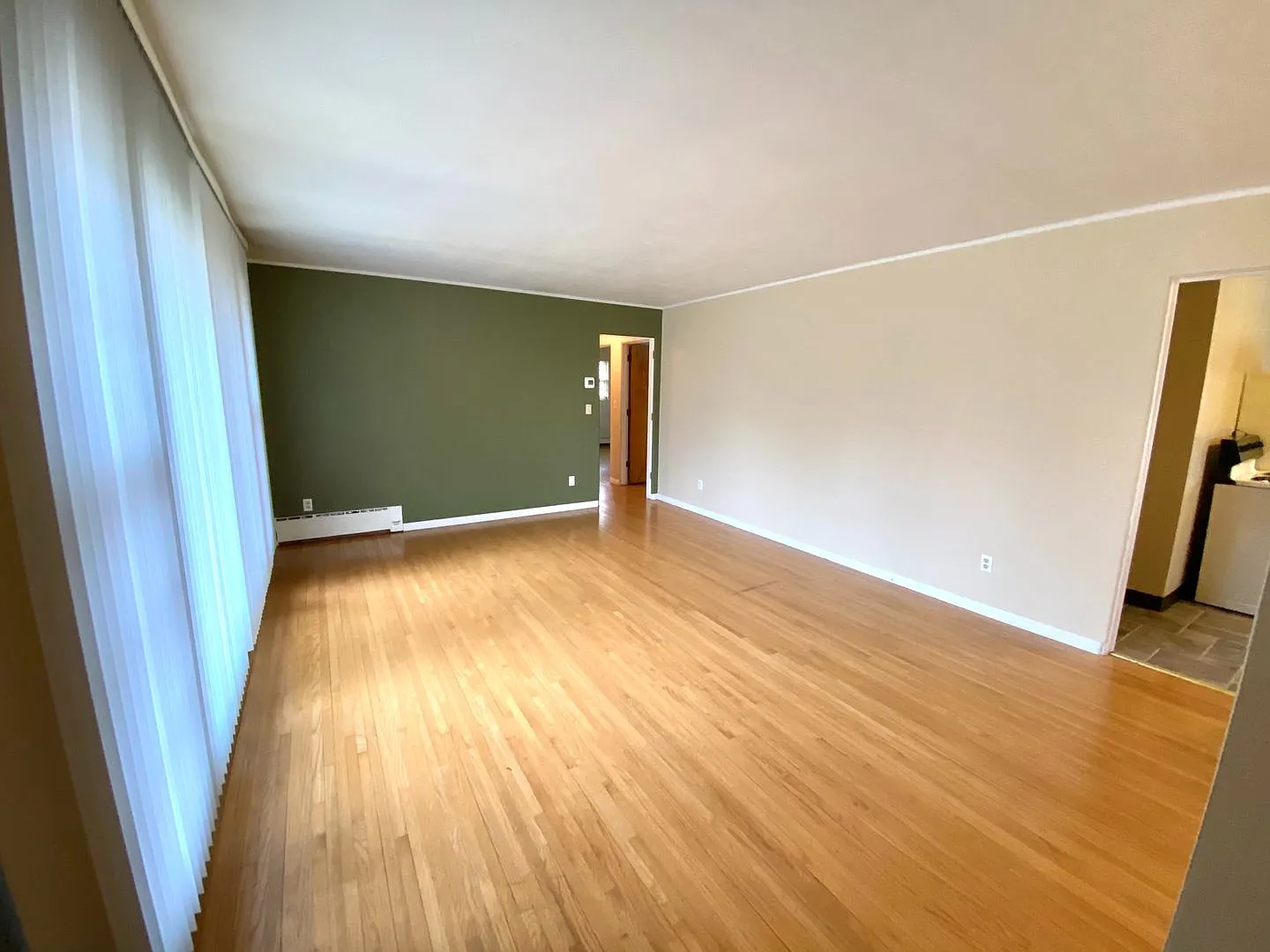 4 Bed 2 Bath House! — Photo 4