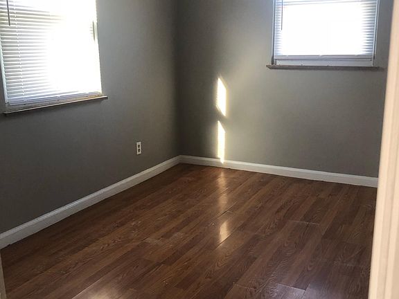 3rd image of 1247 Fairbanks Ave