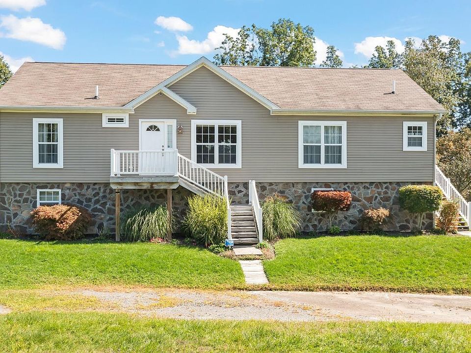 1st image of 552 Cedar Lane