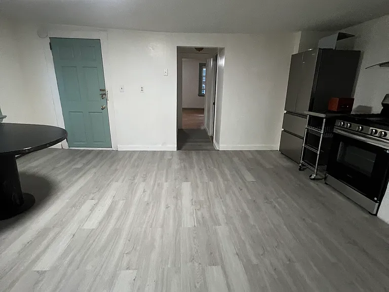 56 7th St #1 — Photo 3