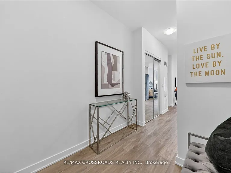 70 Princess St #406 — Photo 4
