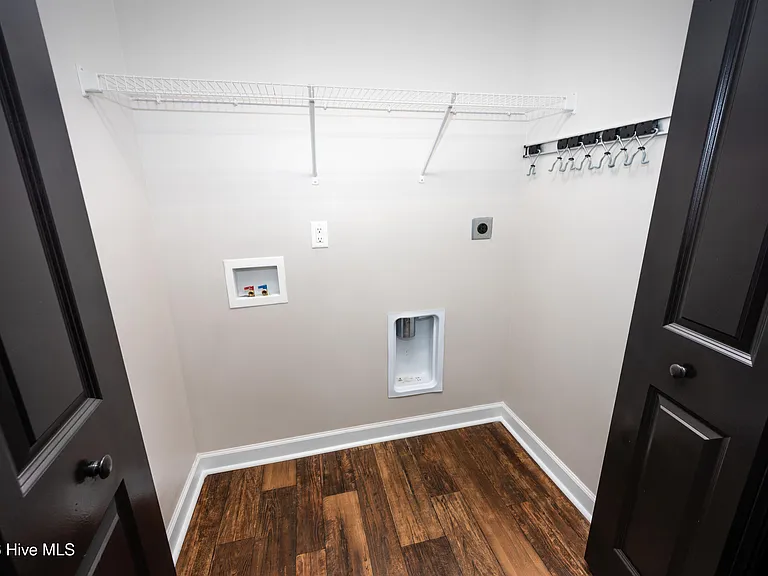 204 Gillcrest Ct — Photo 15