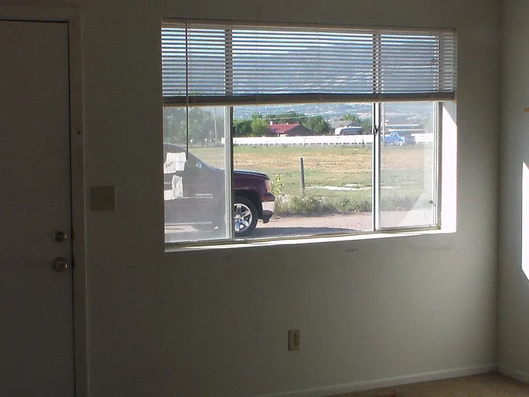 Large 2 Bedroom Rental — Photo 18