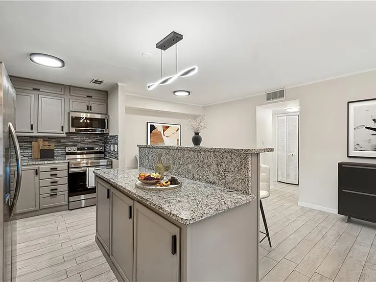 434 McGill Pl NE — Photo 8