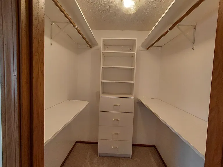 109 Vaughan Ct — Photo 22