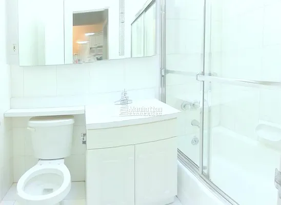 Rented by Manhattan Connection | media 28