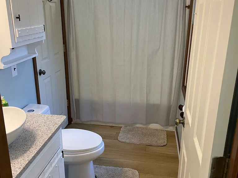 2110 Midlake Dr — Photo 26