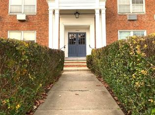 17007 Van Aken Blvd APT 102, Shaker Heights, OH 44120