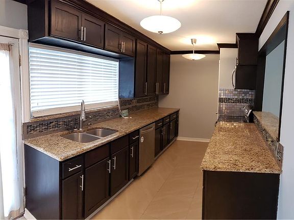 3rd image of 3920 Dickens Dr