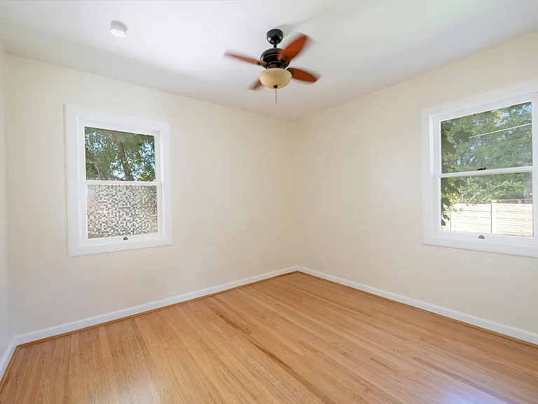 1621 E Princeton Ave — Photo 12