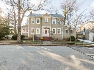 8 Orkney Ct, Baltimore, MD 21212