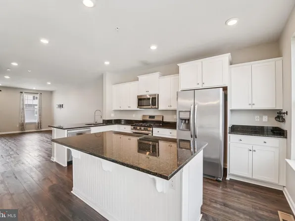 2070 Hinshaw Dr, Odenton, MD 21113
