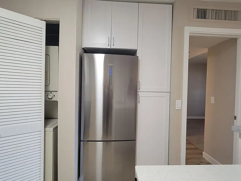 Sand Pebble Community *Renovated Units — Photo 38