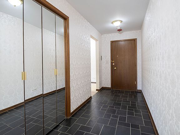 3rd image of 2500 Archbury Ln APT 1A