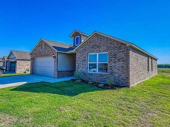 4th image of 548 SE Fox Den Dr