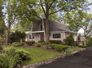 2051 Alta Vista Dr, Waukegan, IL 60087