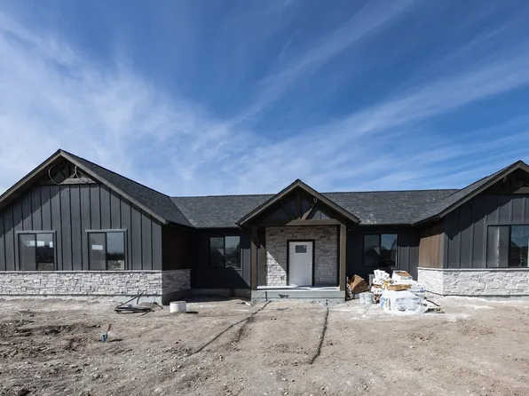 582 Aspen Ave, Sugar City, ID 83448