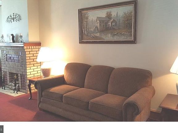 3rd image of 2545 E Ontario St