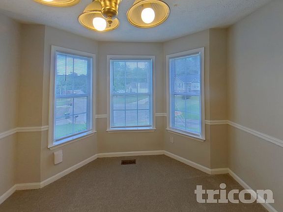 5th image of 3385 Newberry Ln