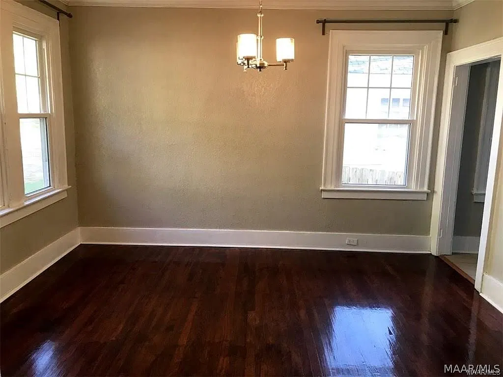 3 bed, 1.0 bath, 1196 sqft, $795 — Photo 3